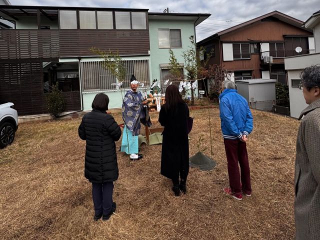 横浜エリア初のinCELLとしてお知らせしていた【incell 横浜保土ヶ谷】ですが、先日地鎮祭を無事行うことができました。

1月末の上棟で６月末完成・７月からのご入居に向けて、安全第一で工事を進めて参ります。

https://infist-incell.com/list/hodogaya/

#スーパーカー
#ガレージ
#ガレージライフ
#イマーシブガレージ
#高級賃貸ガレージハウス
#高級賃貸ガレージ
#横浜
#保土ヶ谷